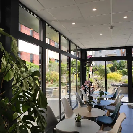 Hotel Novotel Montreuil Vincennes París