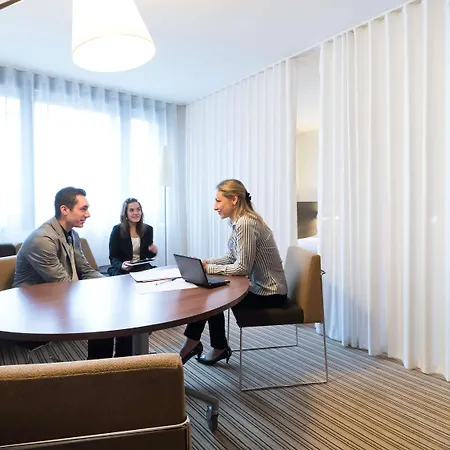 Hotel Novotel Montreuil Vincennes París