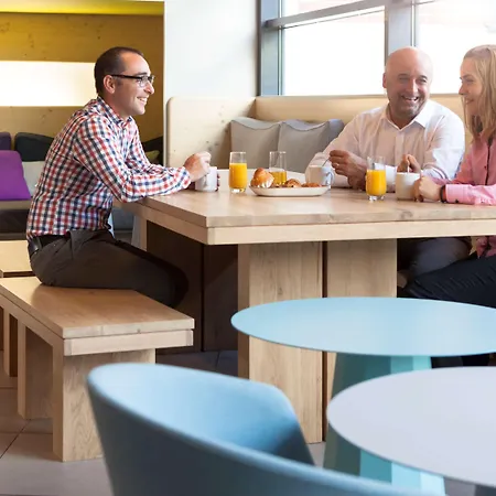 Hotel Novotel Montreuil Vincennes París