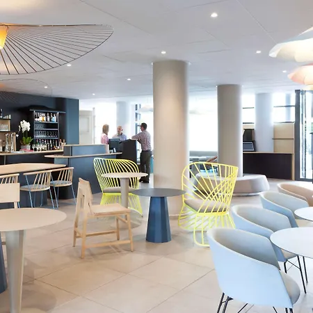 Hotel Novotel Montreuil Vincennes París