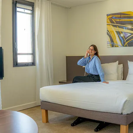 Novotel Montreuil Vincennes Hotel