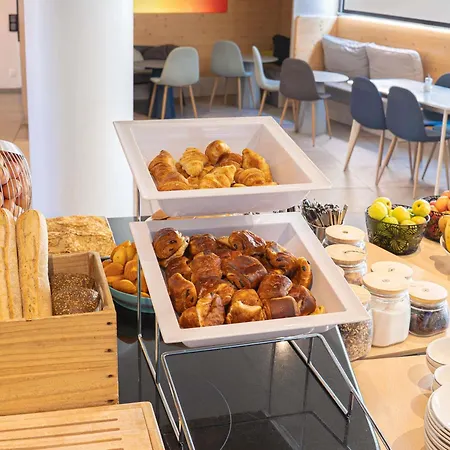 Novotel Montreuil Vincennes Hotell 4*