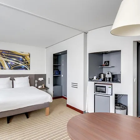 Novotel Montreuil Vincennes Hotel 4*