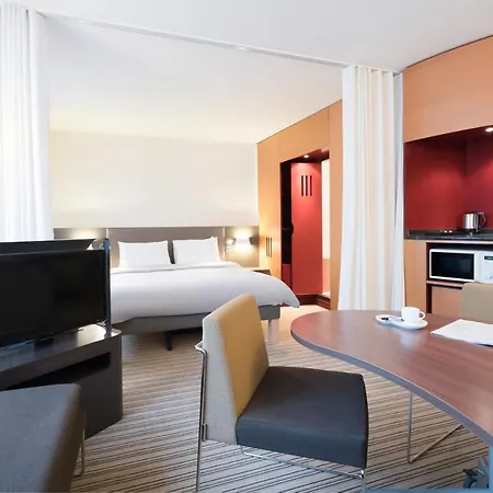 Novotel Montreuil Vincennes Hotel