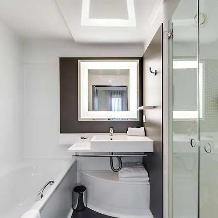 Novotel Montreuil Vincennes Hotel