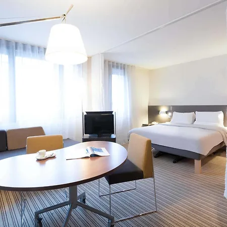 Novotel Montreuil Vincennes Hotell 4*
